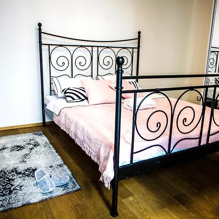 Apartament C U B E Modern Apt In Center Free Parking