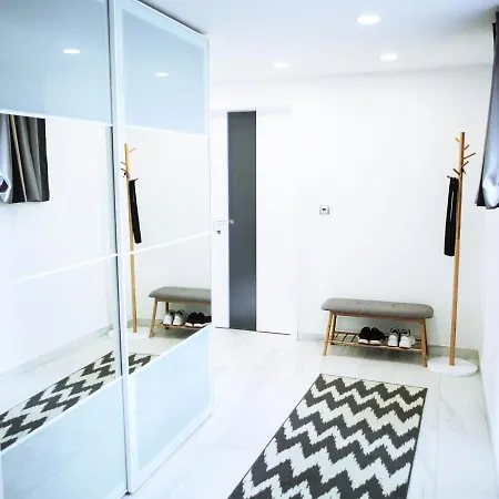 C U B E Modern Apt In Center Free Parking Apartament *