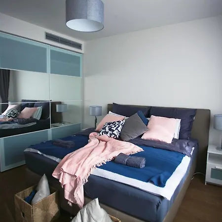 C U B E Modern Apt In Center Free Parking