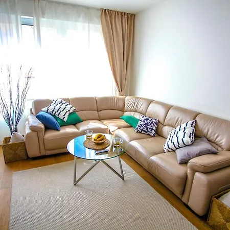 Apartament C U B E Modern Apt In Center Free Parking