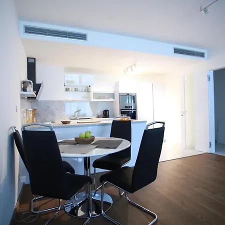 C U B E Modern Apt In Center Free Parking Apartamento