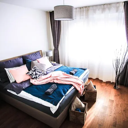 Διαμέρισμα C U B E Modern Apt In Center Free Parking Πράγα
