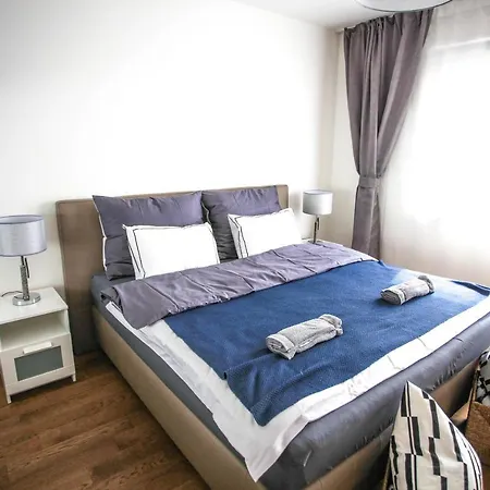 C U B E Modern Apt In Center Free Parking Πράγα