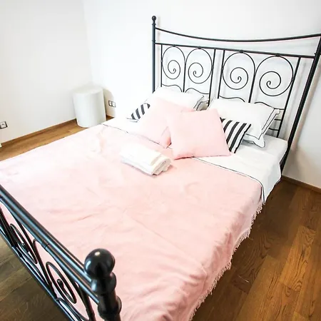 C U B E Modern Apt In Center Free Parking * Πράγα